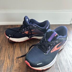 Brooks Adrenaline GTS Size 7